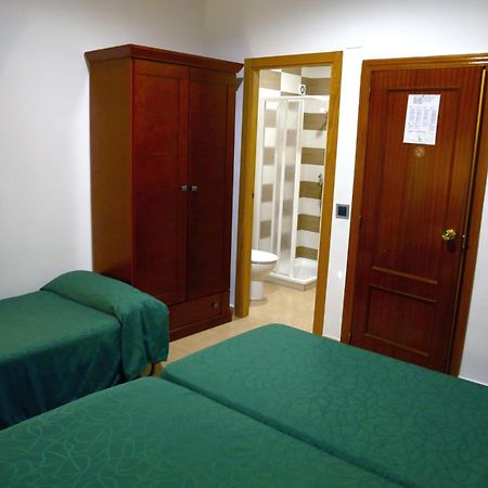 Hostal Muralla Plasencia Zewnętrze zdjęcie