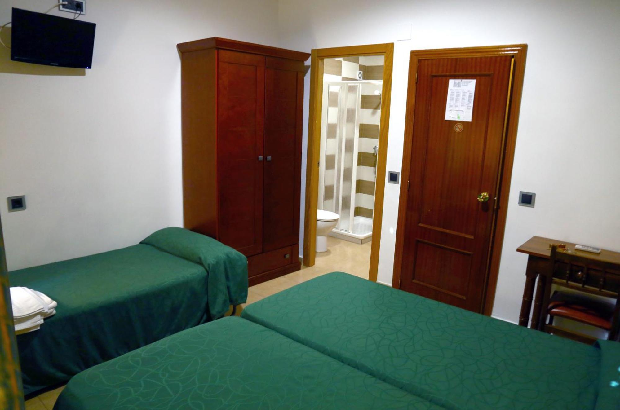 Hostal Muralla Plasencia Zewnętrze zdjęcie