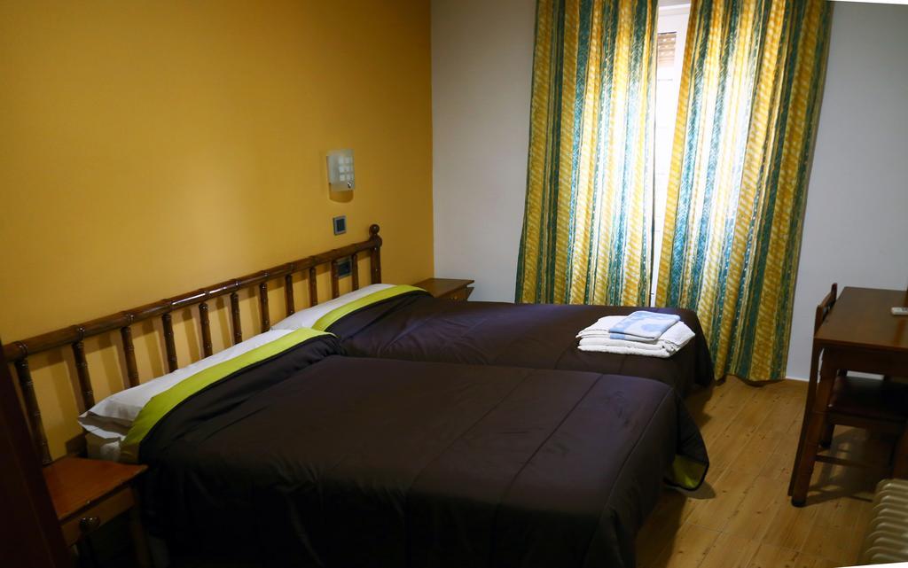 Hostal Muralla Plasencia Zewnętrze zdjęcie