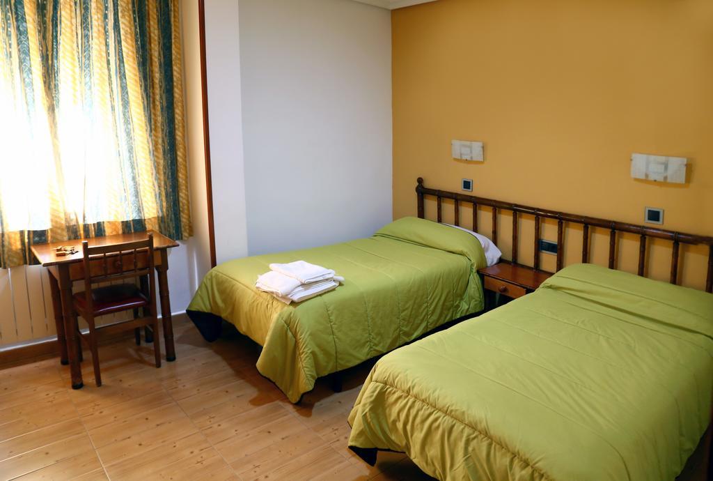 Hostal Muralla Plasencia Zewnętrze zdjęcie