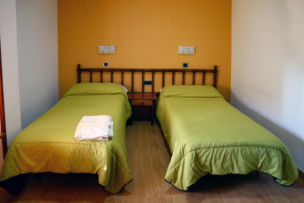 Hostal Muralla Plasencia Zewnętrze zdjęcie