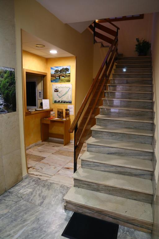Hostal Muralla Plasencia Zewnętrze zdjęcie