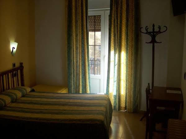 Hostal Muralla Plasencia Zewnętrze zdjęcie