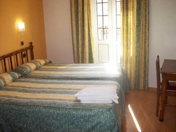 Hostal Muralla Plasencia Zewnętrze zdjęcie